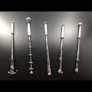 Storybook Cosmetics brushes